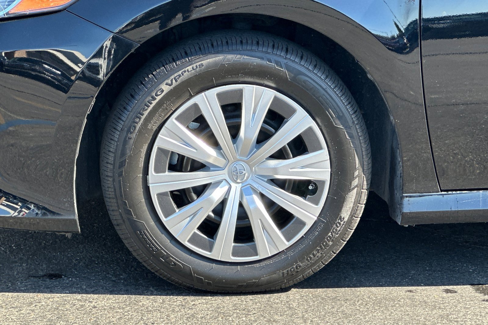 Used 2023 Toyota Camry LE image 35