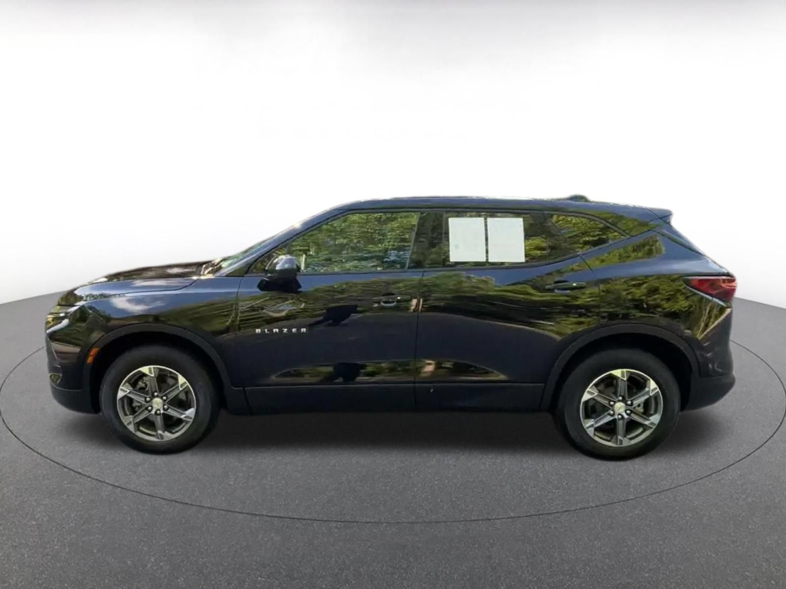 Used 2026 Chevrolet Blazer LT FWD image 8
