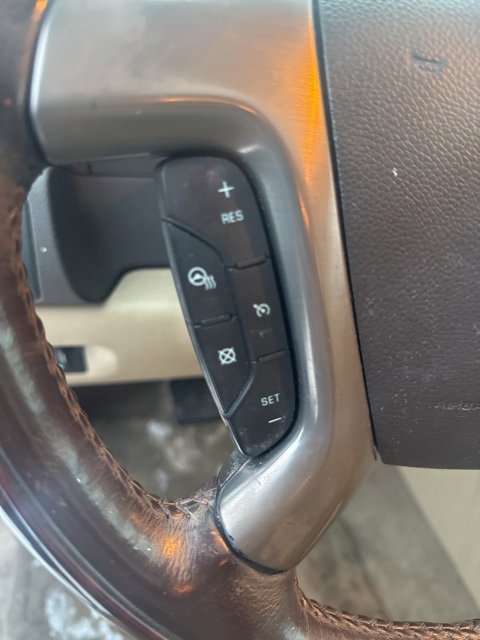 Used 2013 GMC Yukon XL Denali image 32