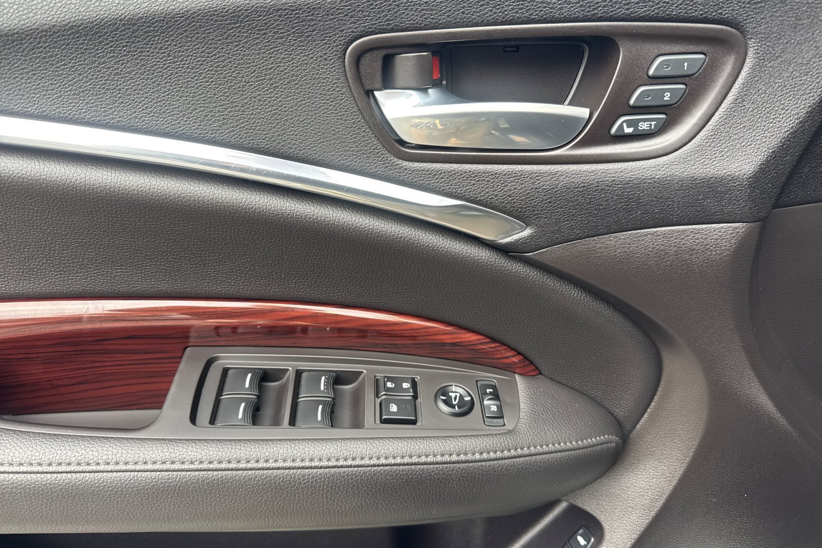 Used 2016 Acura MDX SH-AWD image 11