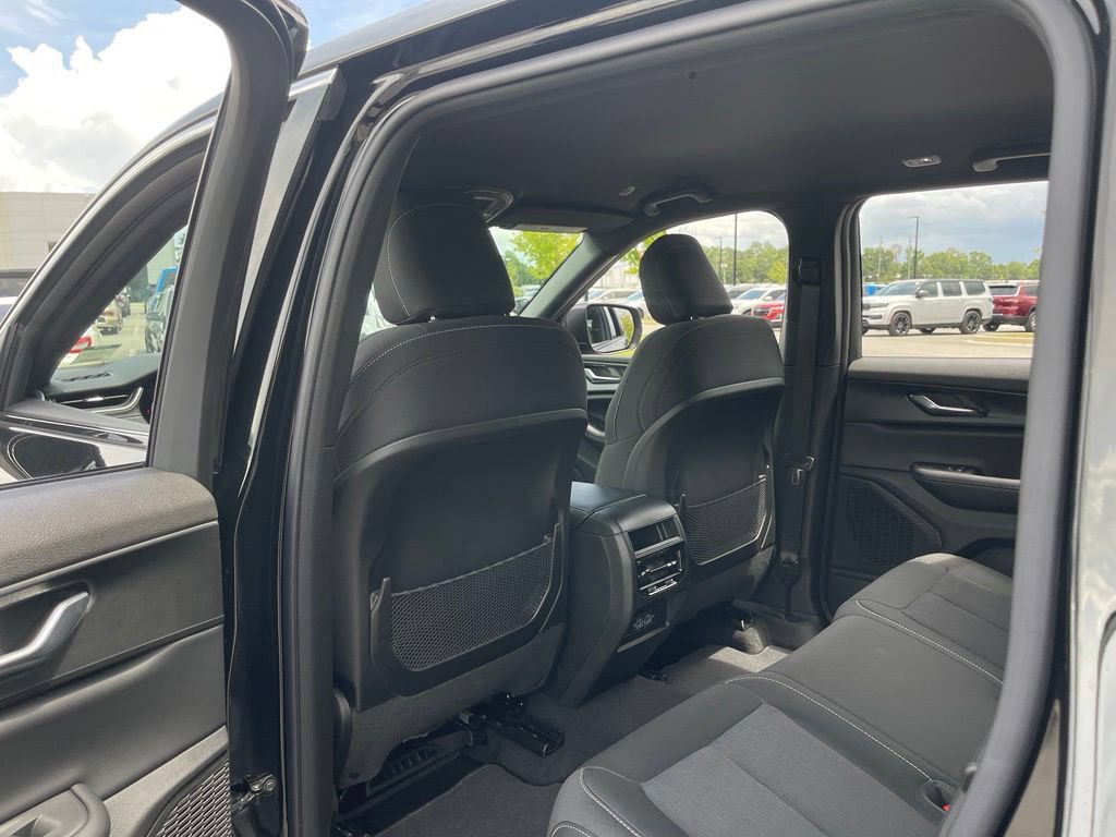 New 2026 Jeep Grand Cherokee Laredo RWD image 34