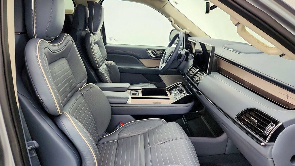 Used 2022 Lincoln Navigator L Black Label AWD/4WD image 25