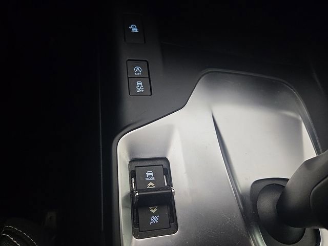 Used 2020 Jaguar E-PACE R-Dynamic SE image 26