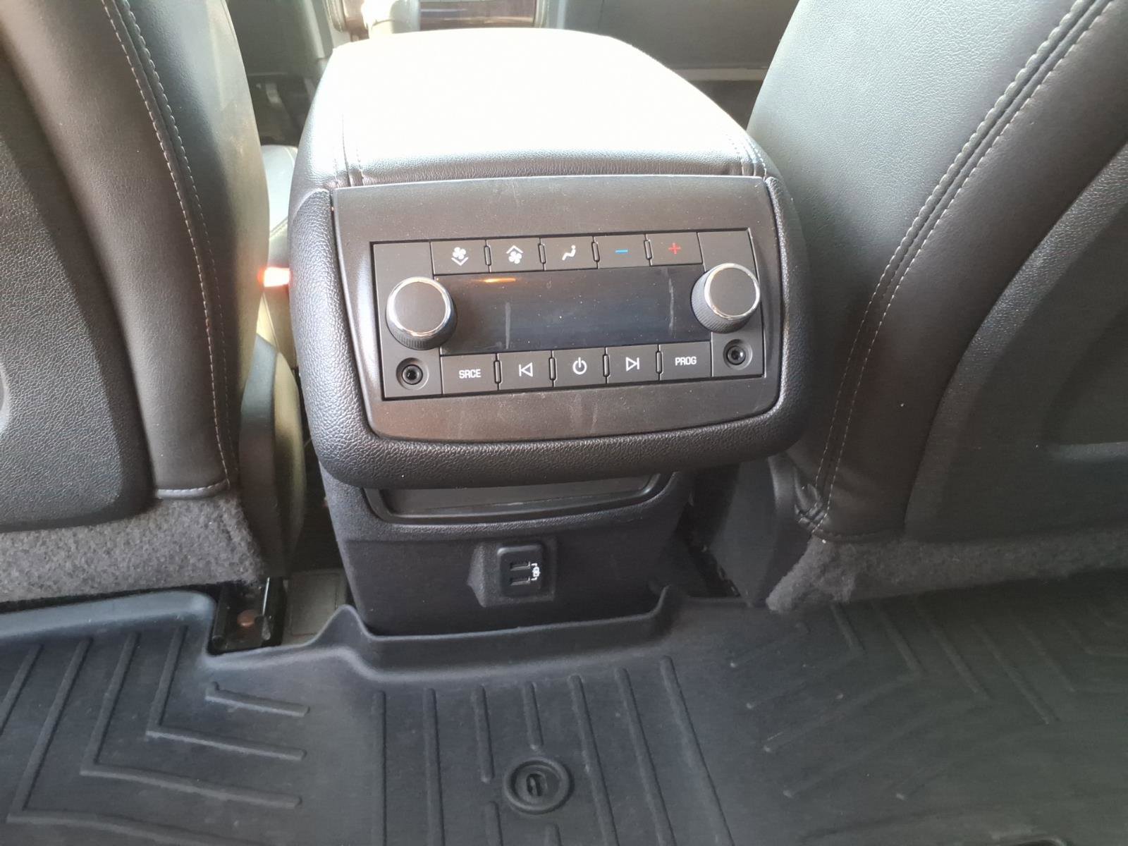 Used 2016 Chevrolet Traverse LTZ AWD/4WD image 16