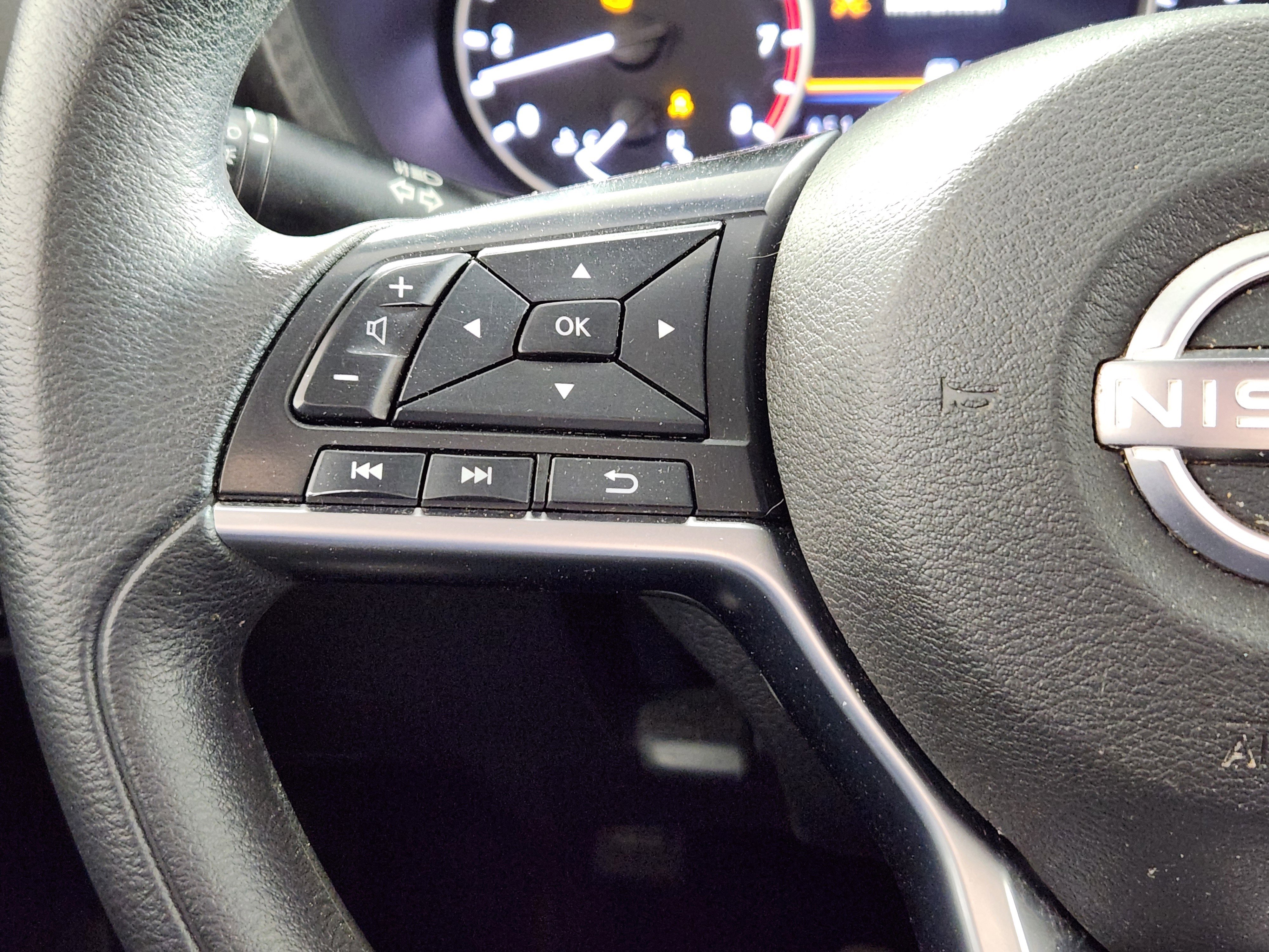 Used 2024 Nissan Sentra SV FWD image 18