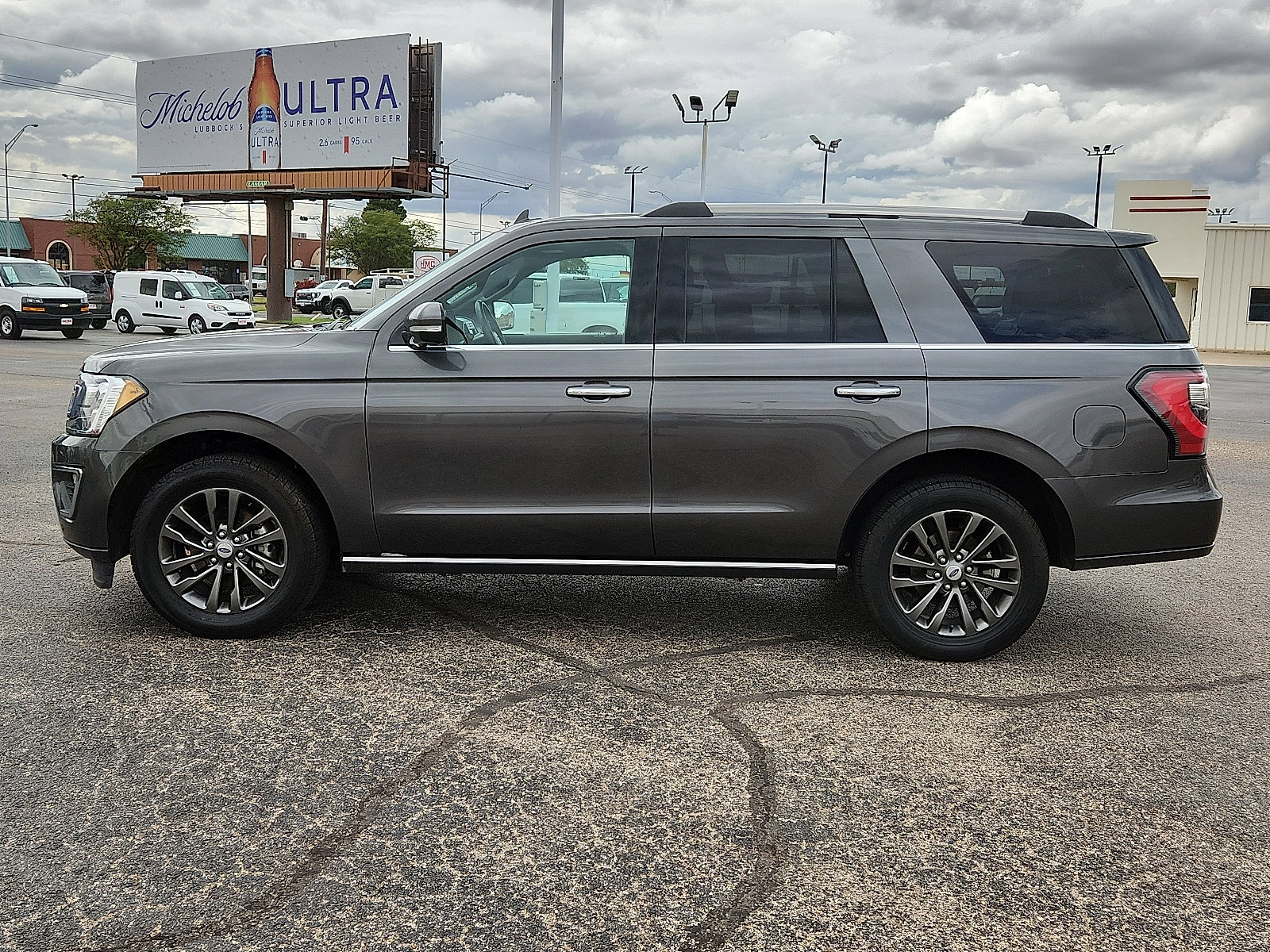 Used 2021 Ford Expedition Limited image 2