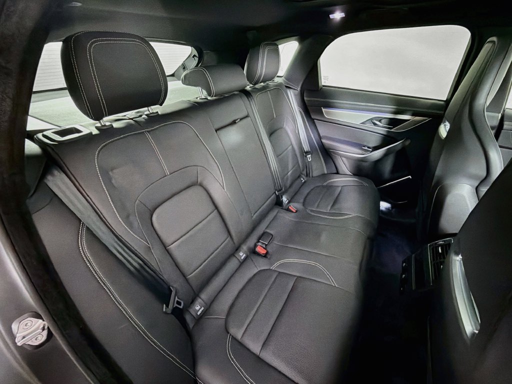 Used 2026 Jaguar F-PACE R-Dynamic S AWD/4WD image 28