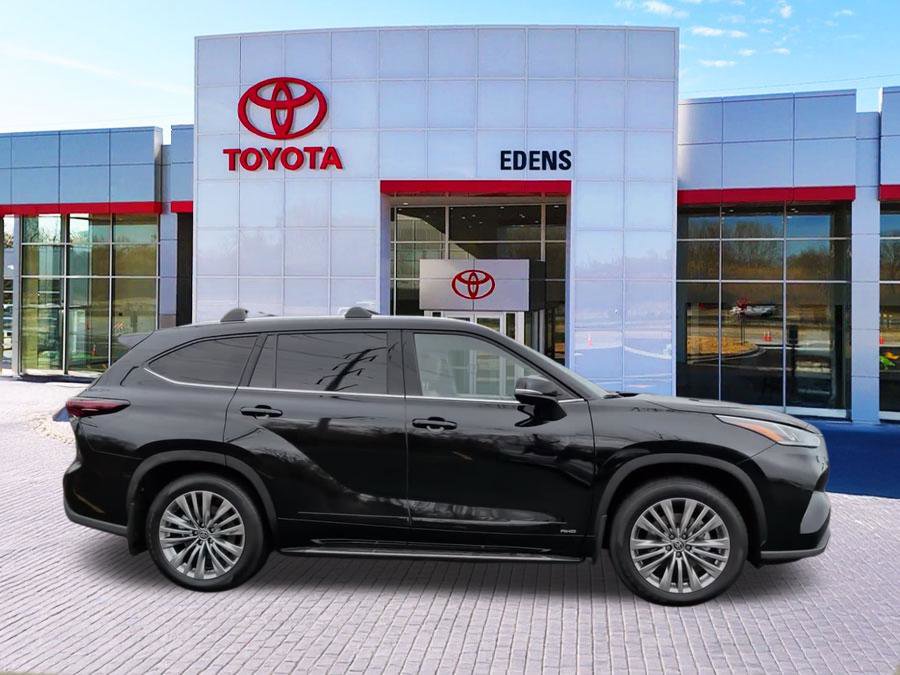 New 2026 Toyota Highlander Platinum image 2