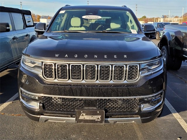 Used 2022 Jeep Wagoneer Series III w/ Premium Group I image 2