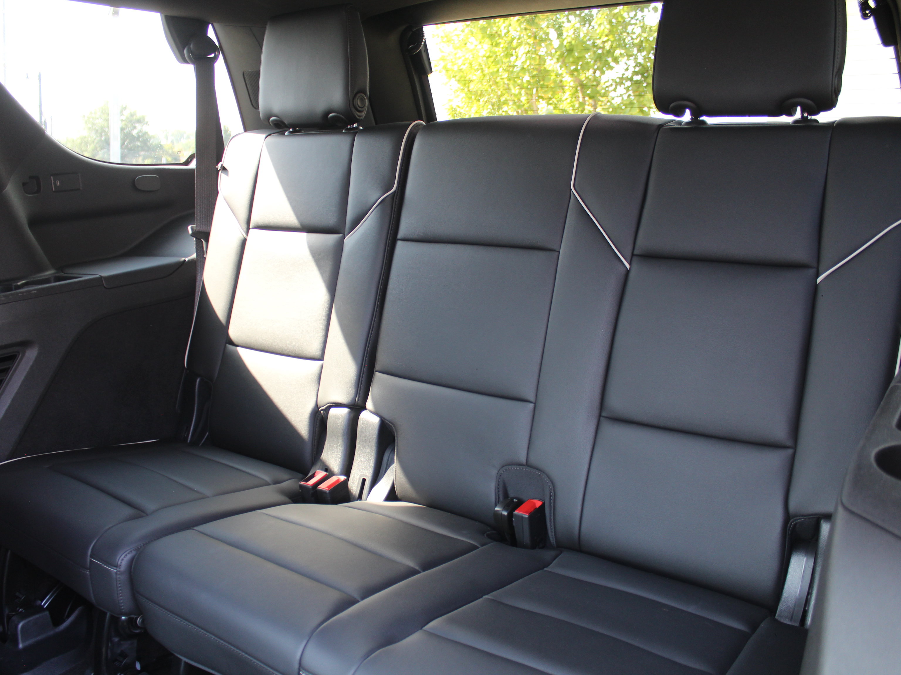 Used 2023 Cadillac Escalade Premium Luxury w/ Performance Package AWD/4WD image 27