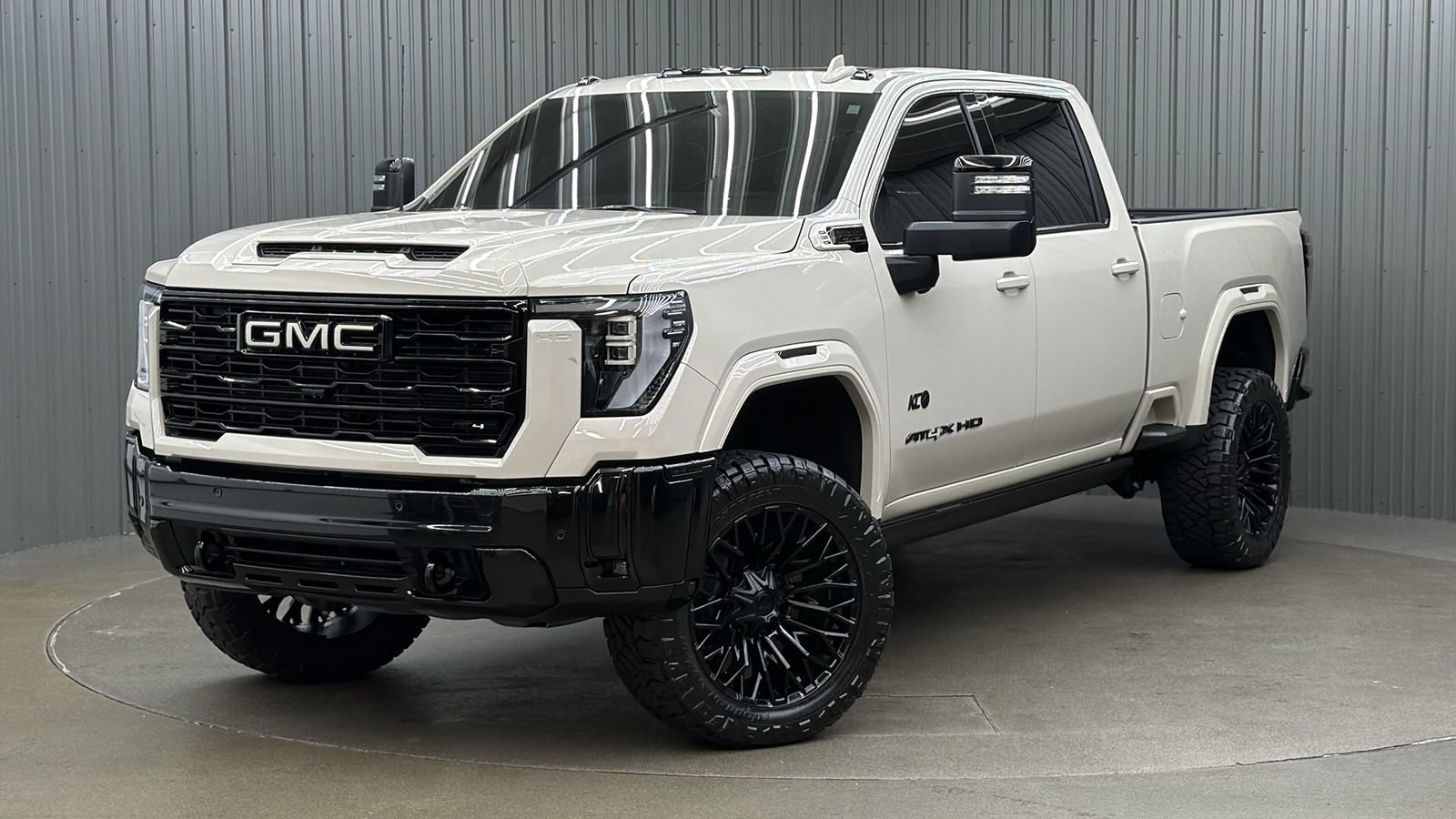 Used 2026 GMC Sierra 2500 AT4X w/ LPO, Black Badging Package