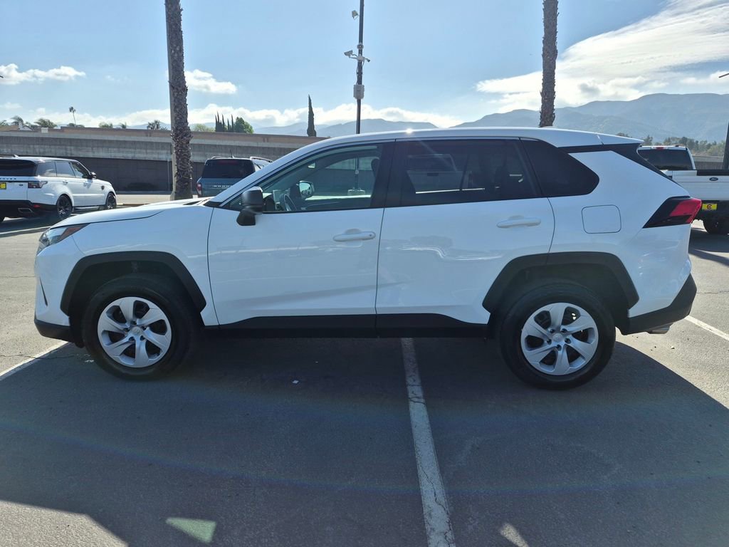 Used 2025 Toyota RAV4 LE image 4