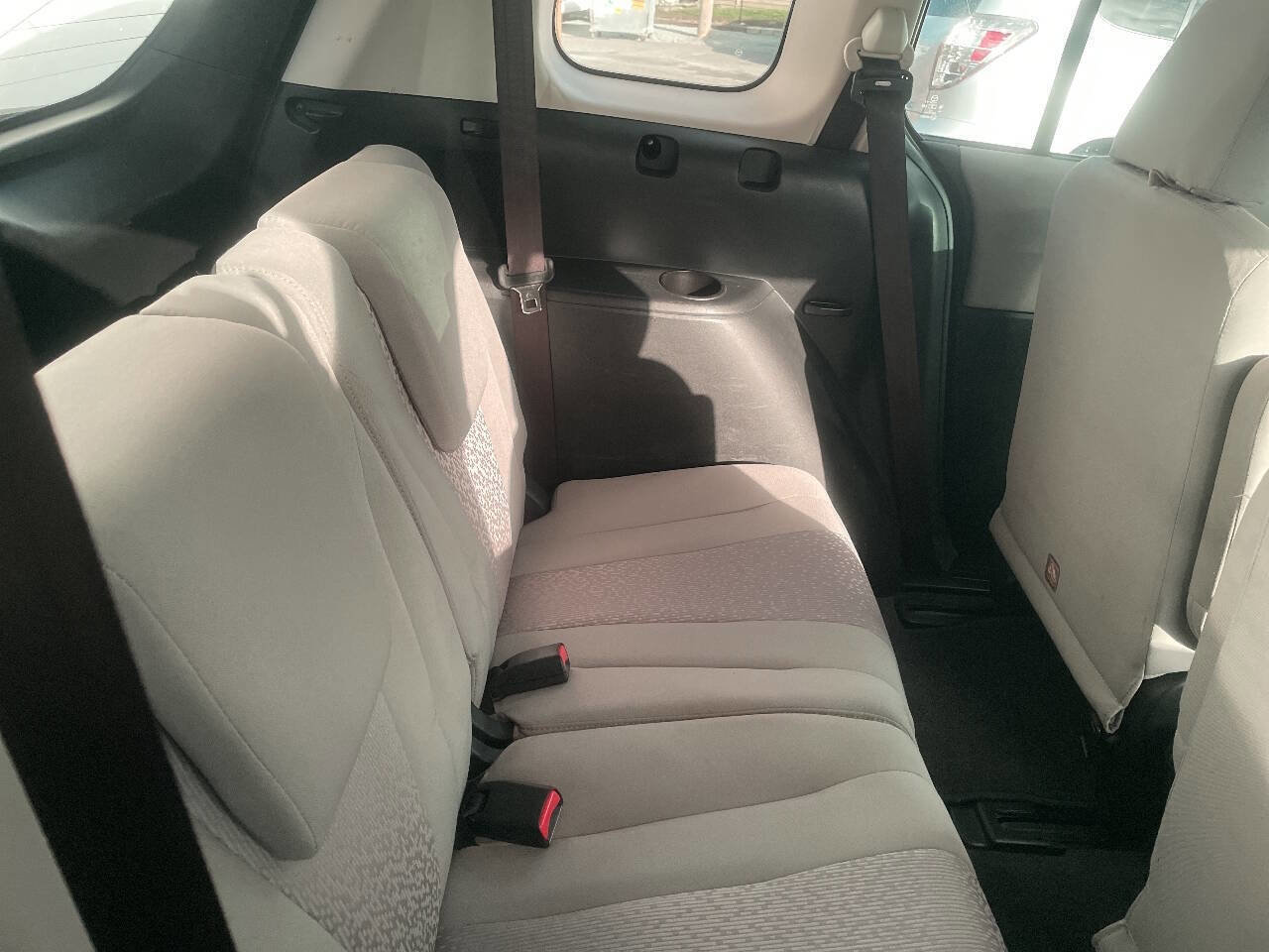 Used 2012 MAZDA MAZDA5 Sport image 6