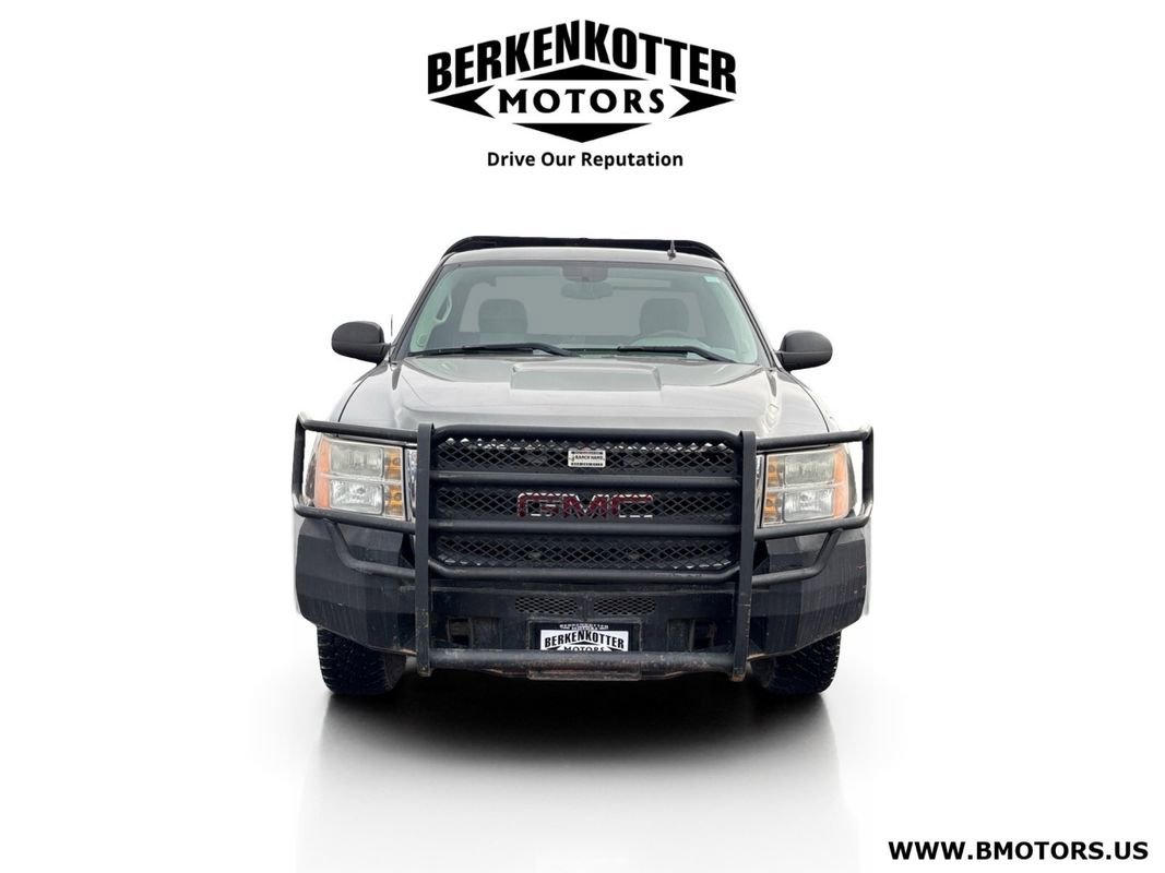 Used 2008 GMC Sierra 3500 W/T w/ Work Truck Preferred Package AWD/4WD image 8