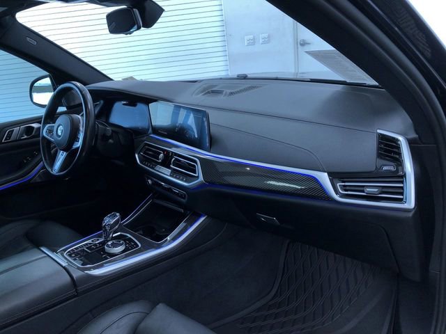 Used 2021 BMW X5 M50i w/ Executive Package image 24