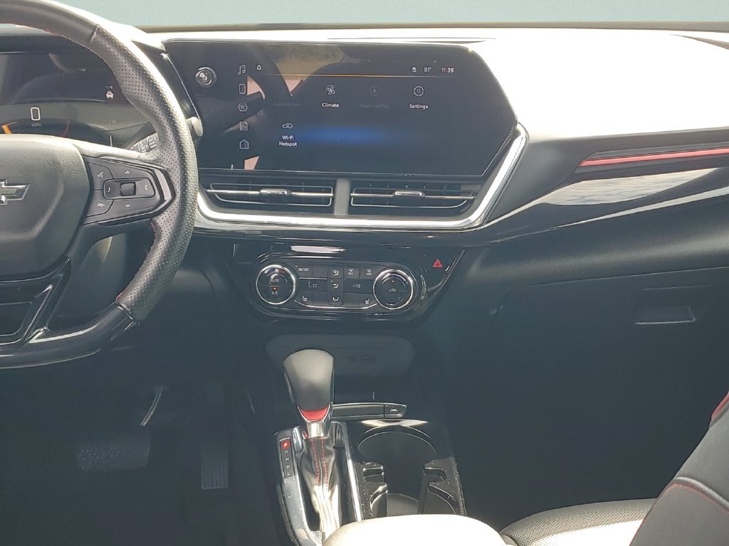 Used 2025 Chevrolet Trax RS w/ Driver Confidence Package FWD image 16