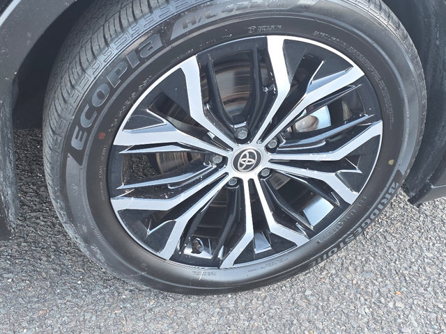 Used 2023 Toyota Crown XLE image 18