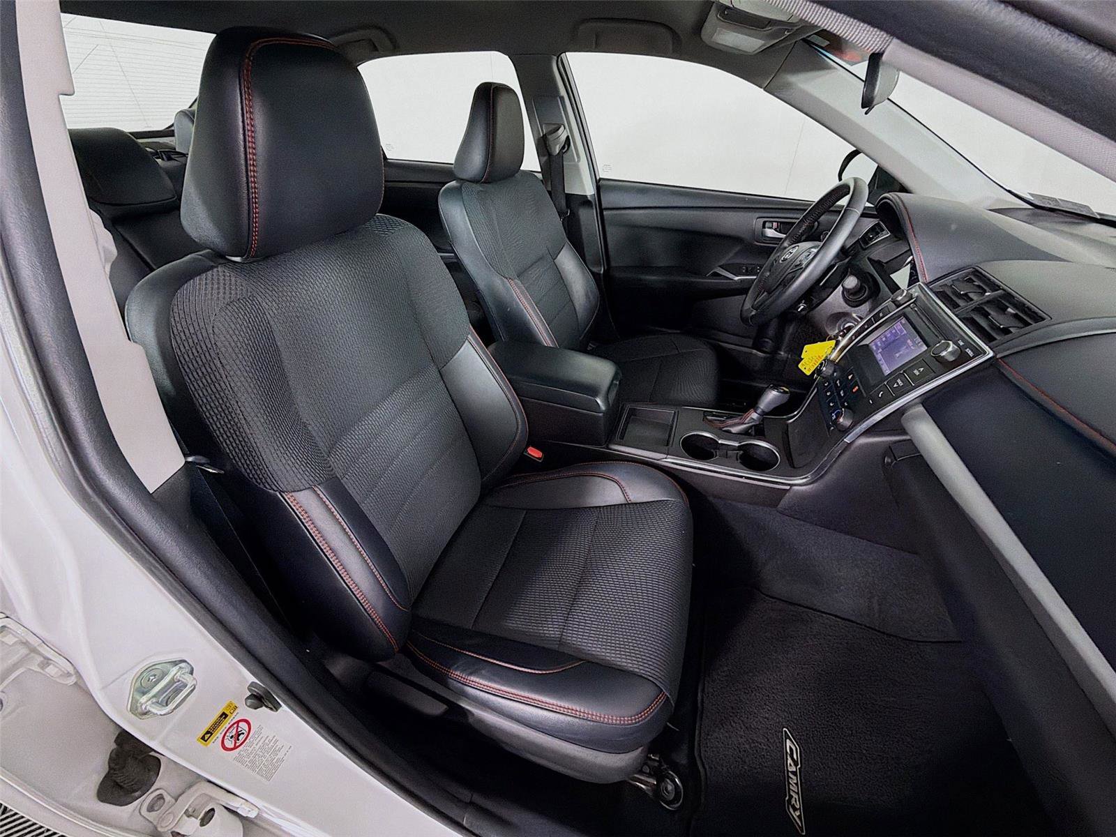 Used 2016 Toyota Camry SE FWD image 24