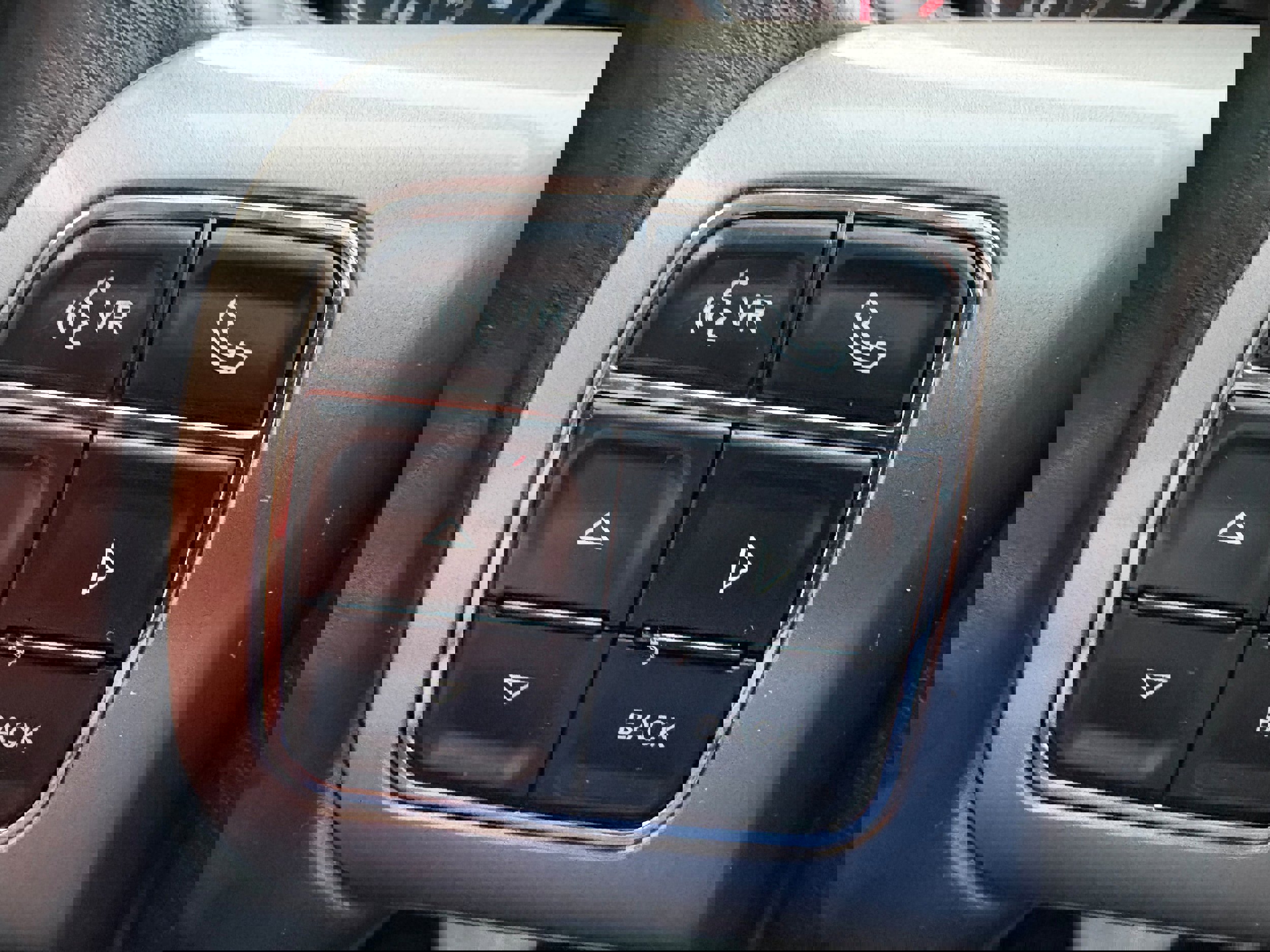 Used 2012 Jeep Grand Cherokee Overland image 37