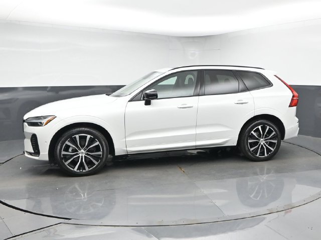 Used 2024 Volvo XC60 B5 Plus w/ Protection Package Premier AWD/4WD image 4