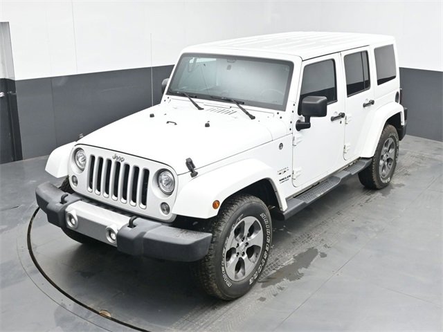 Used 2017 Jeep Wrangler Unlimited Sahara w/ Connectivity Group image 15