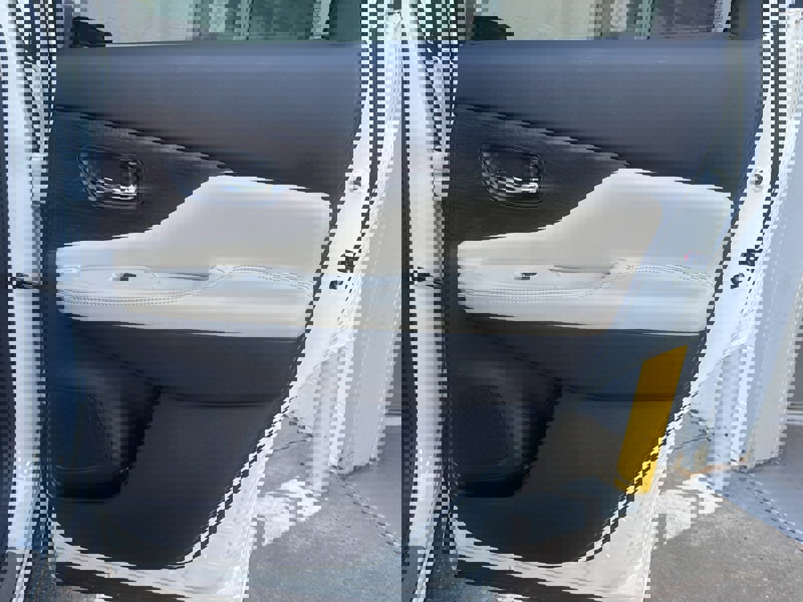 Used 2023 Nissan Murano Platinum w/ Cargo Package image 23