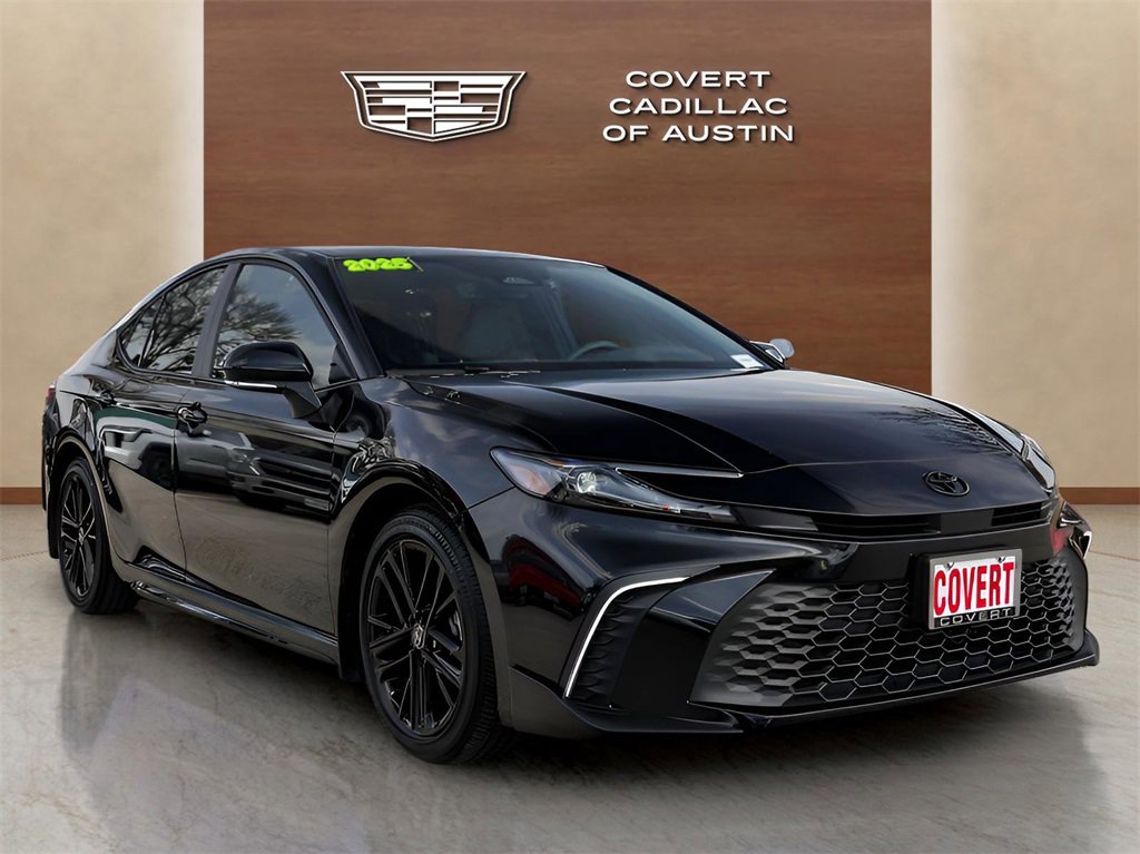 Used 2025 Toyota Camry SE w/ Convenience Package image 6