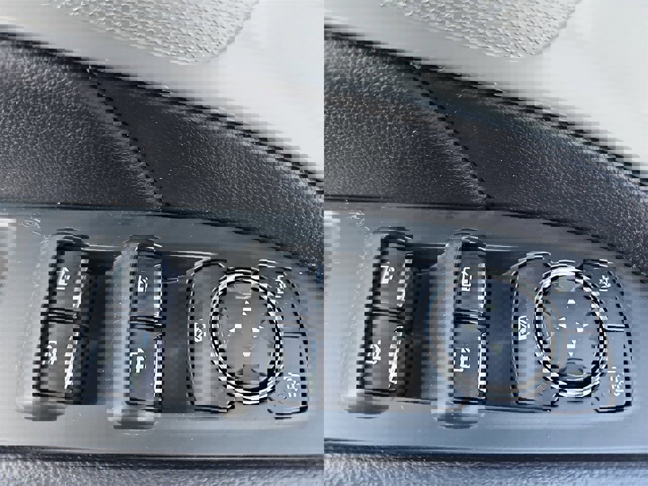 Used 2017 Ford Explorer XLT image 28