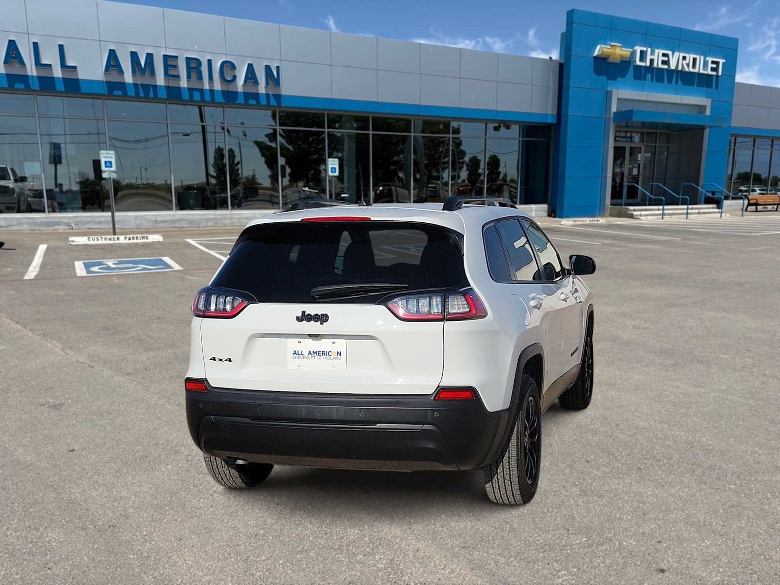 Used 2023 Jeep Cherokee Altitude Lux AWD/4WD image 9