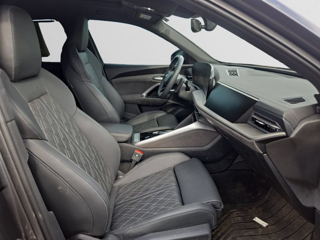 Used 2025 Audi SQ5 Premium Plus AWD/4WD image 16