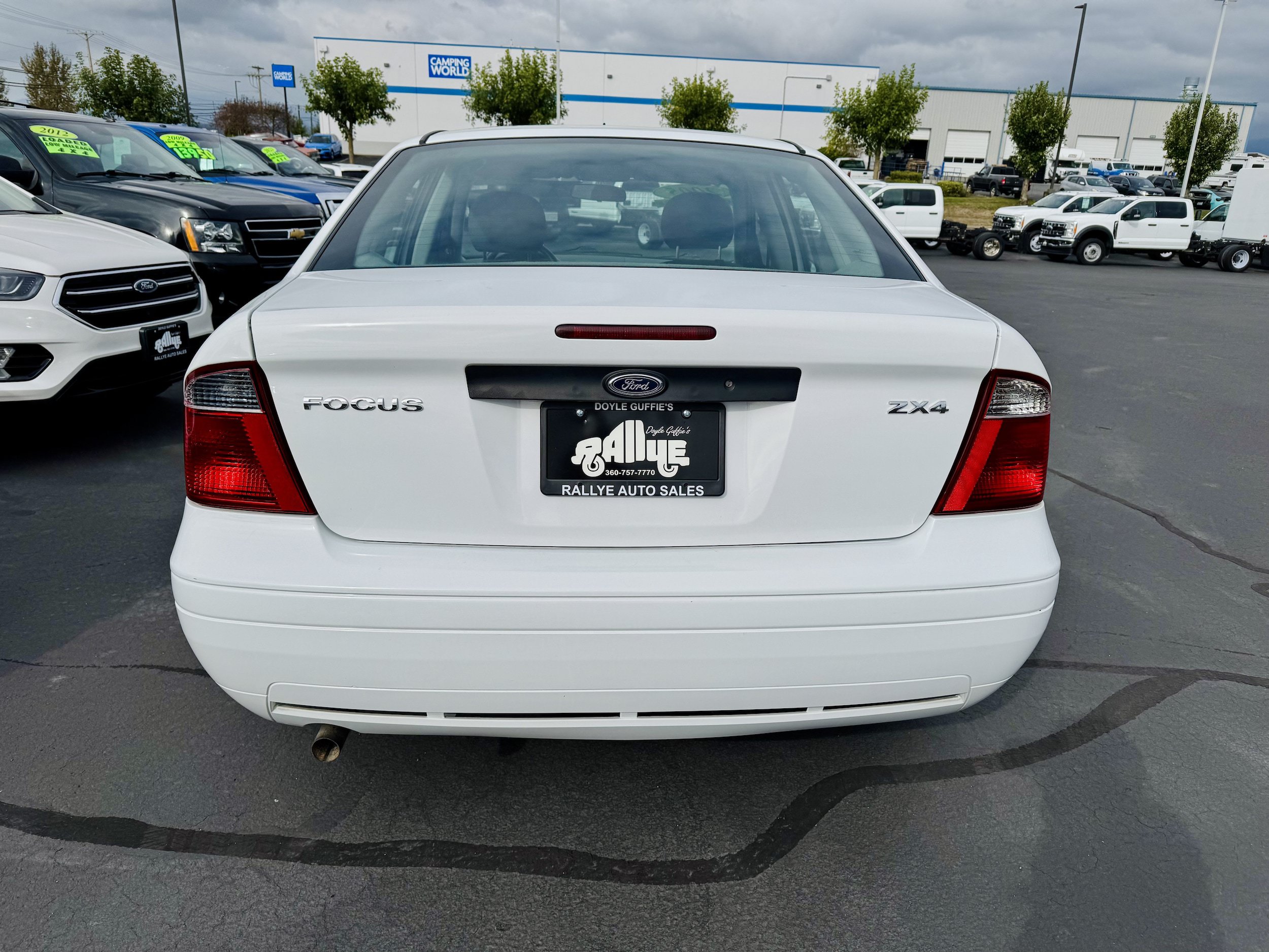 Used 2005 Ford Focus ZX4 Sedan FWD image 5