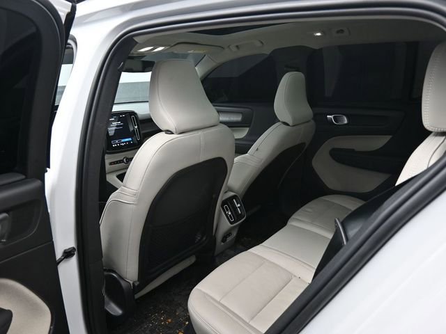 Used 2023 Volvo XC40 B5 Ultimate w/ Protection Package Premier image 12