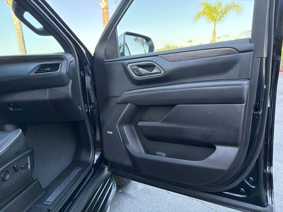 Used 2023 Chevrolet Suburban Premier RWD image 42