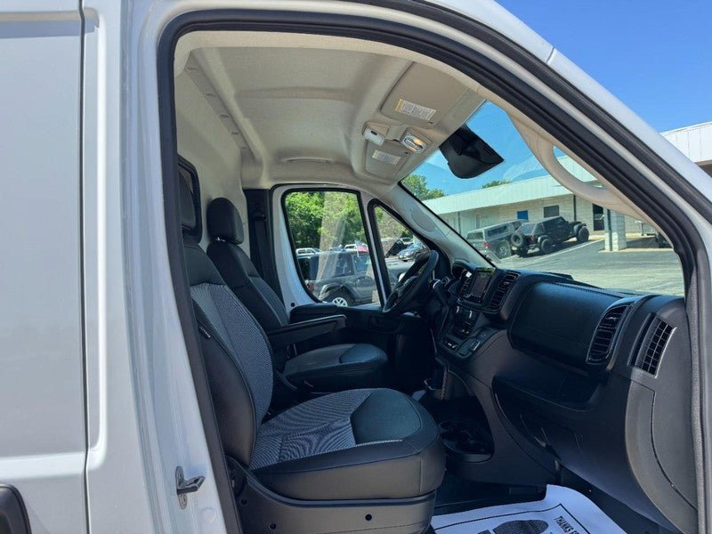 Used 2025 RAM ProMaster 2500 w/ Convenience Group FWD image 15