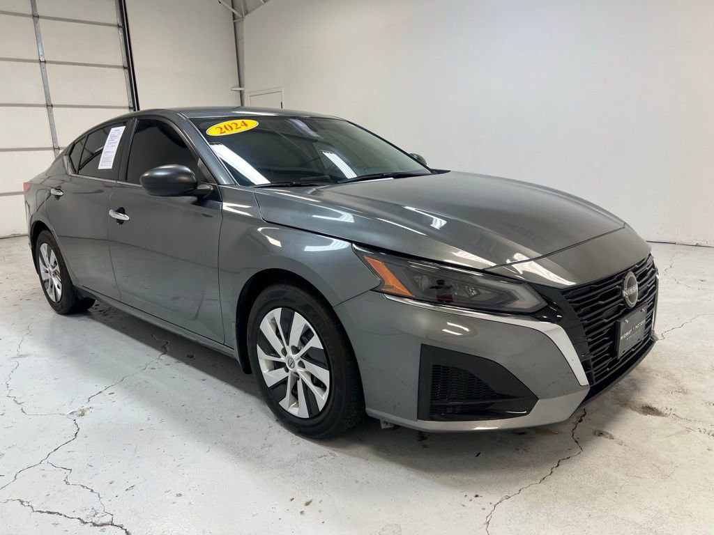 Used 2024 Nissan Altima 2.5 S image 8
