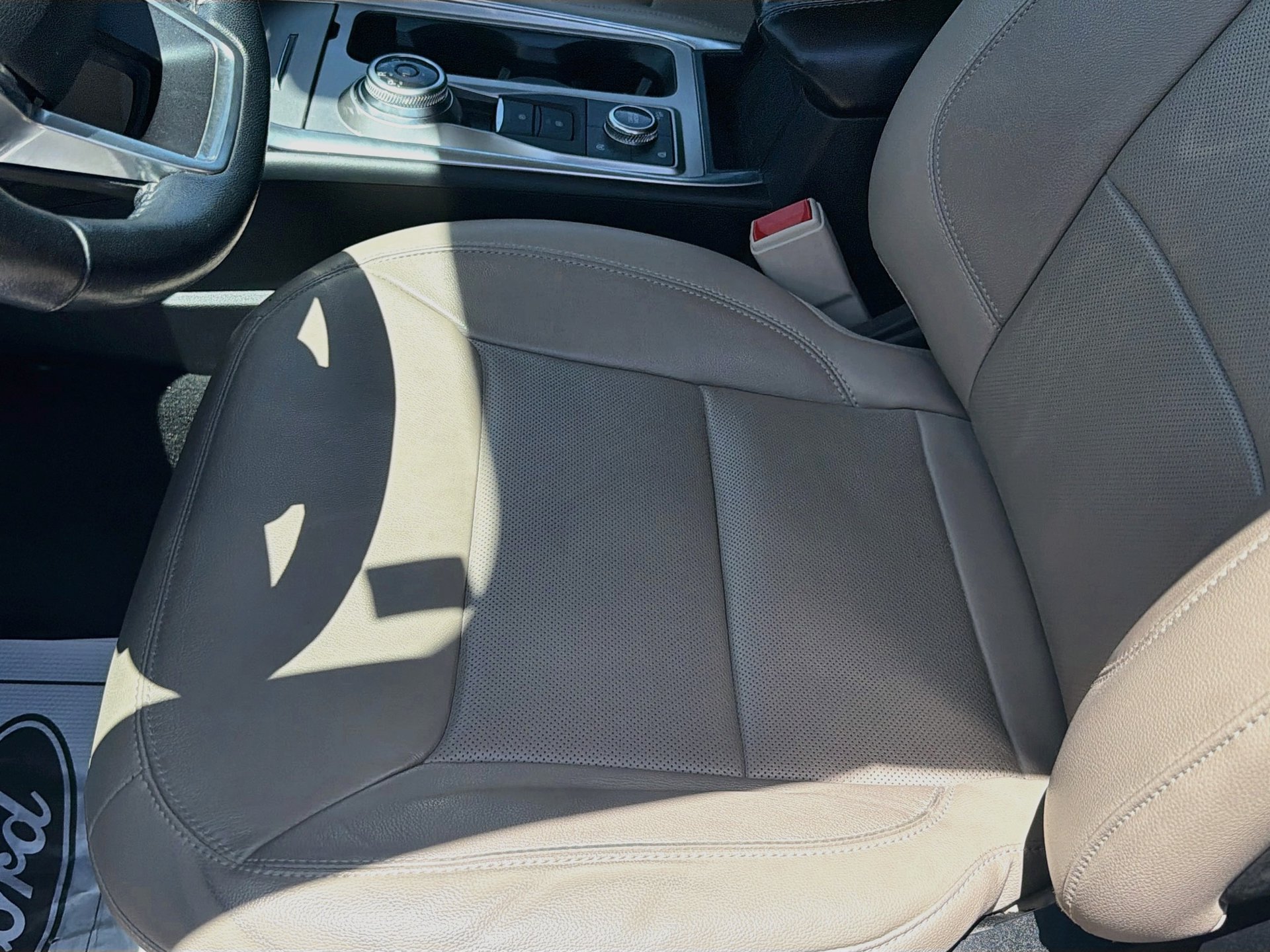 Used 2020 Ford Explorer Limited AWD/4WD image 23