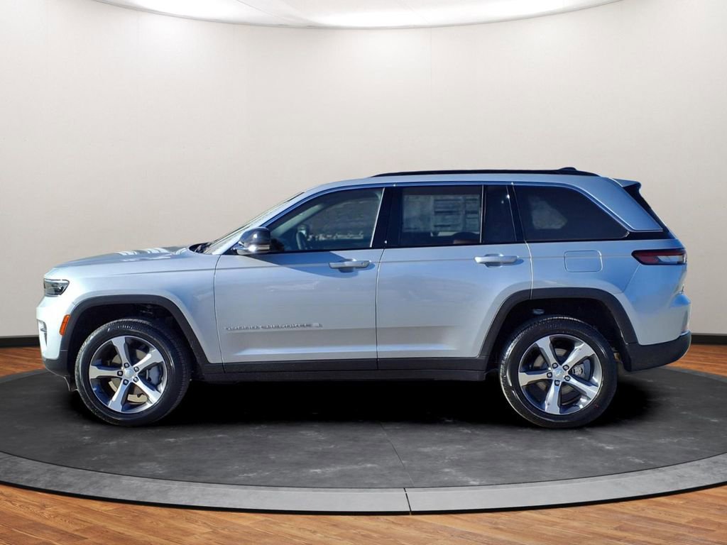 New 2025 Jeep Grand Cherokee Limited w/ Trailer Tow Package image 13