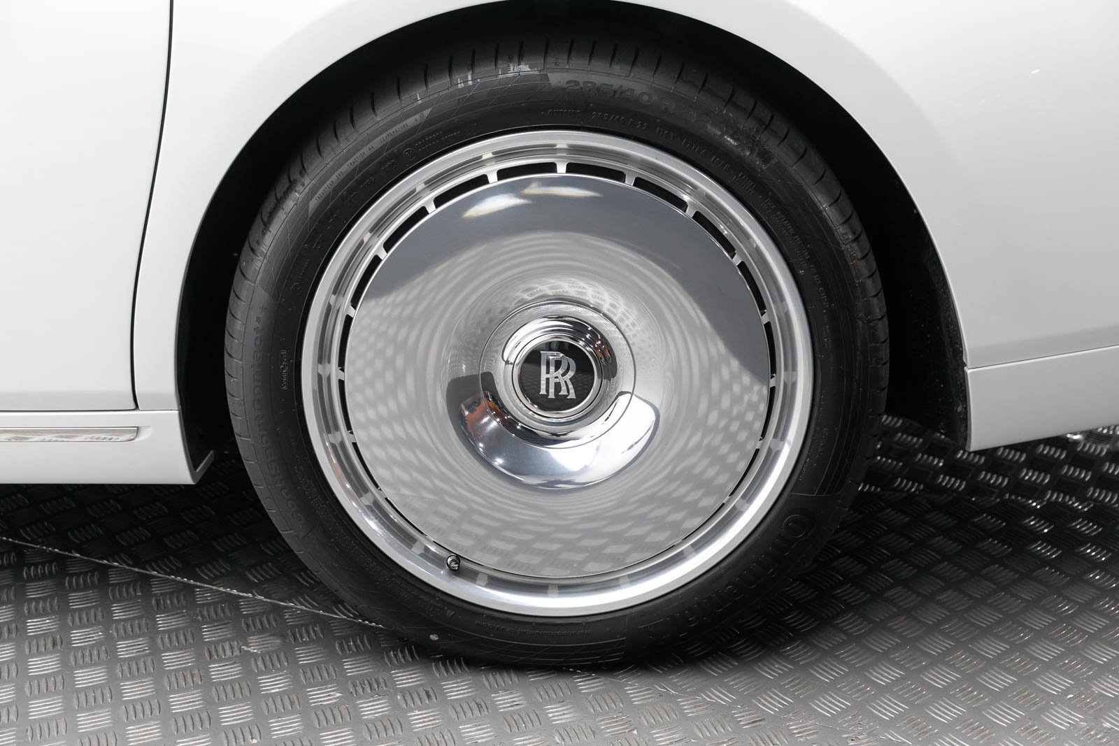 Used 2024 Rolls-Royce Phantom Extended Wheelbase w/ Leather Finishing Pack image 36