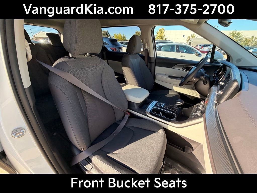 Certified 2024 Kia Carnival LX image 28