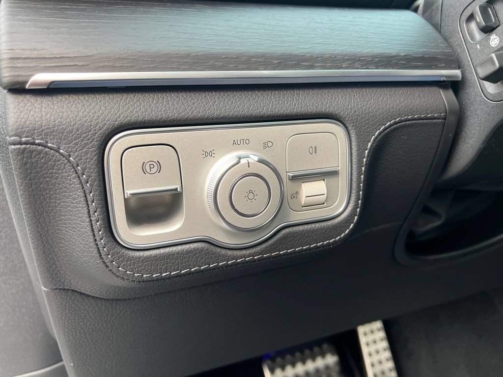 New 2026 Mercedes-Benz GLS 450 4MATIC image 14