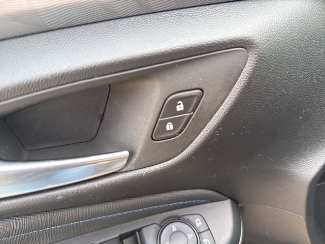 Used 2025 Buick Envista Sport Touring image 11