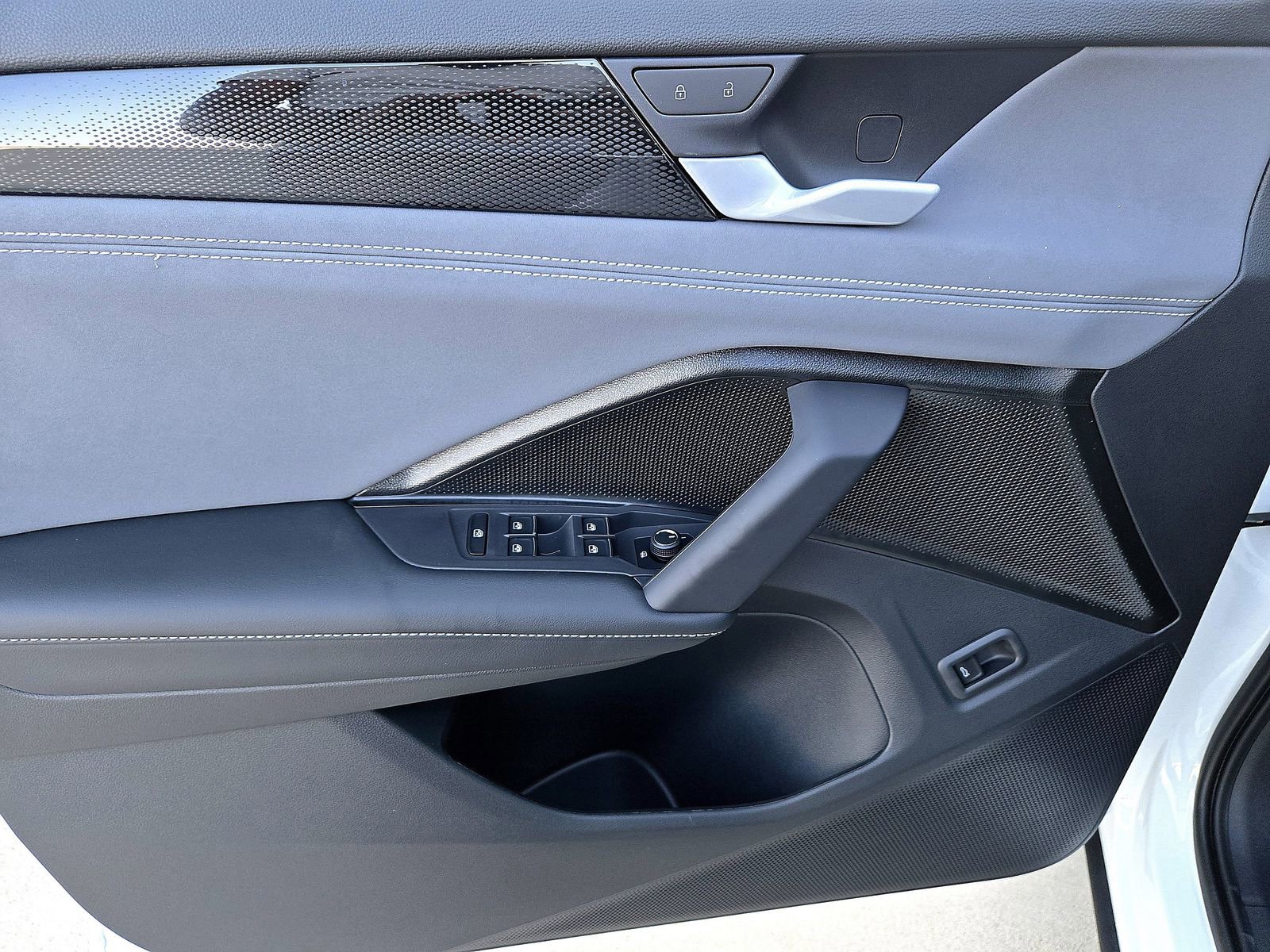 New 2026 Volkswagen Tiguan SE image 20