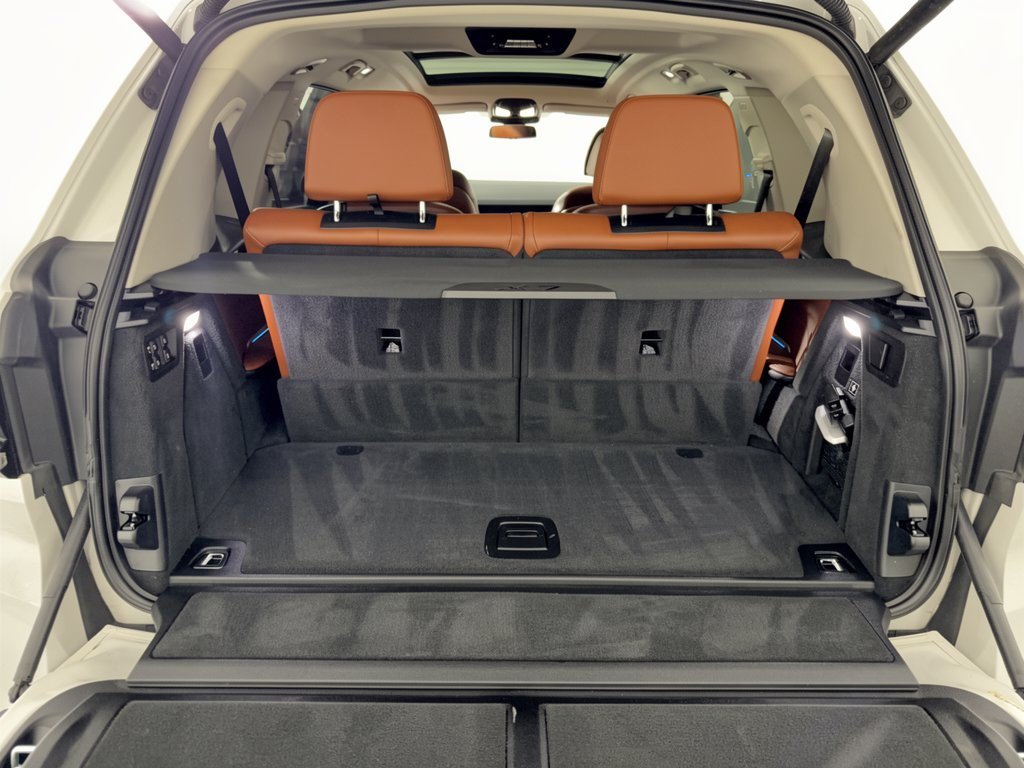 Certified 2023 BMW X7 xDrive40i w/ Premium Package AWD/4WD image 28