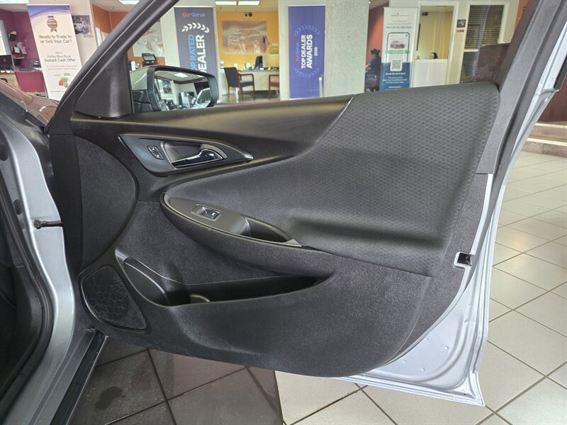 Used 2025 Chevrolet Malibu LT FWD image 12