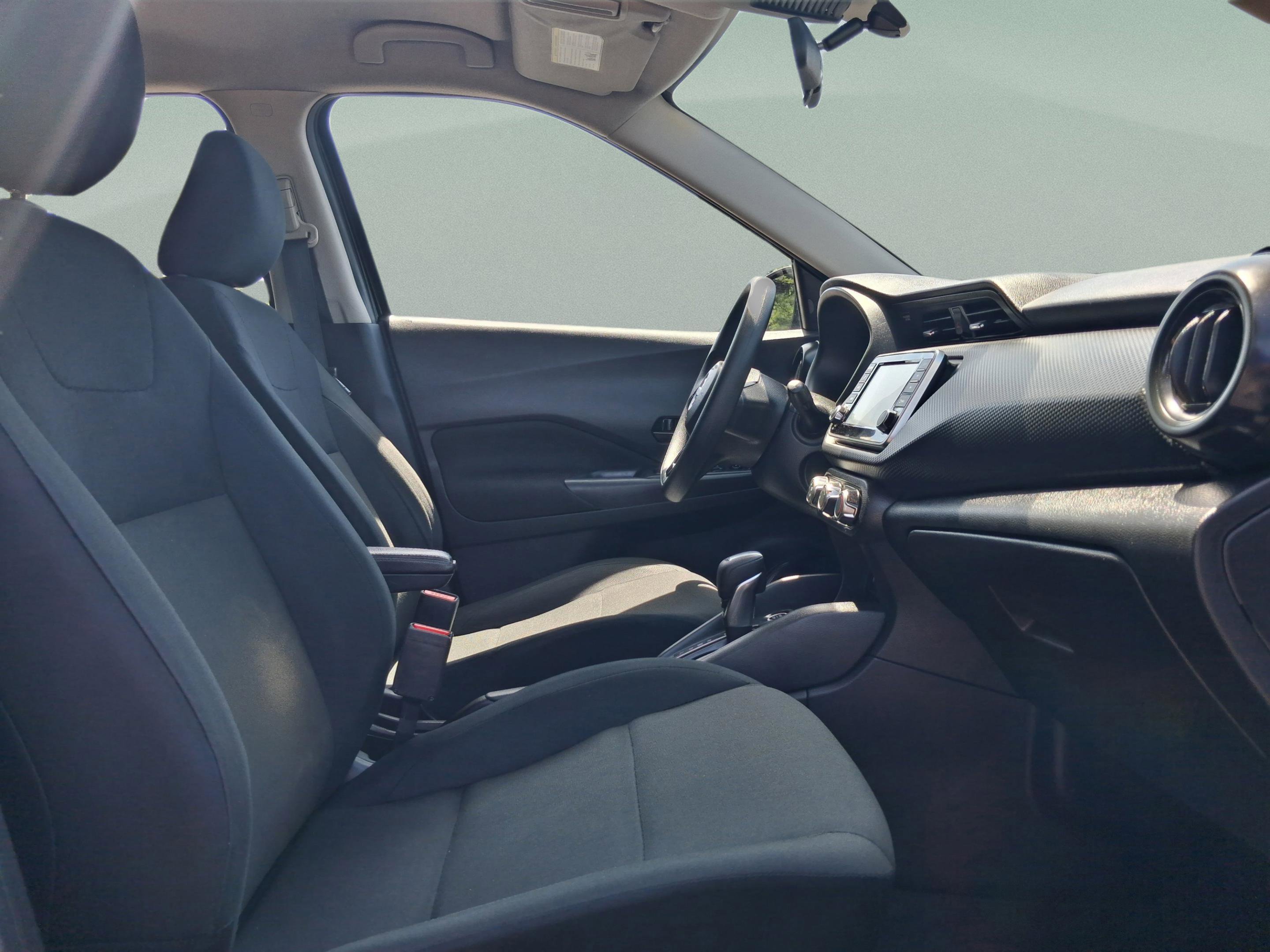 Used 2024 Nissan Kicks S image 33