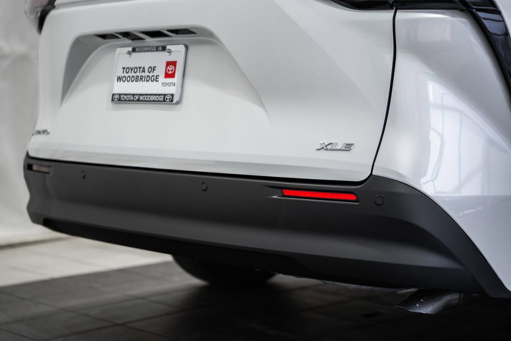 New 2026 Toyota Sienna XLE image 9