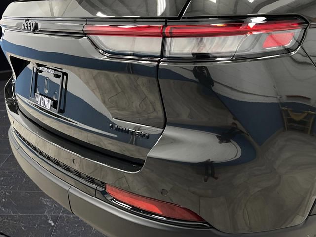 Used 2025 Jeep Grand Cherokee Limited w/ Luxury Tech Group II image 35