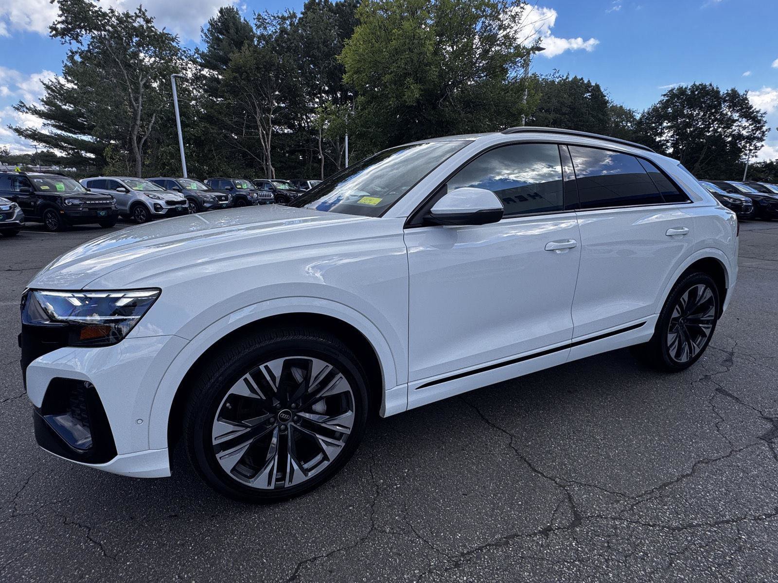 Used 2025 Audi Q8 Premium AWD/4WD image 3