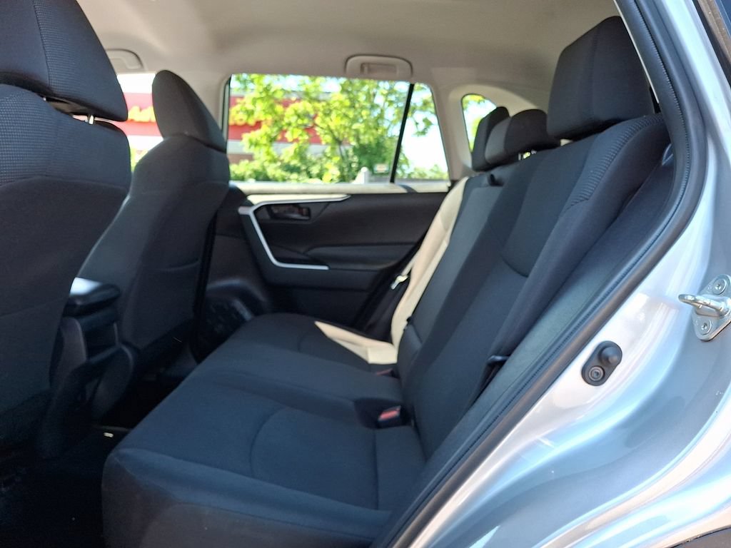 Certified 2021 Toyota RAV4 LE AWD/4WD image 10