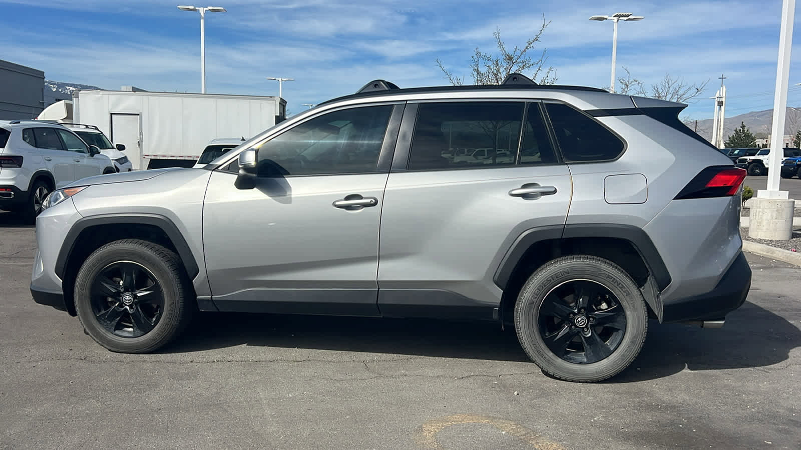 Used 2020 Toyota RAV4 XLE w/ Convenience Package image 8
